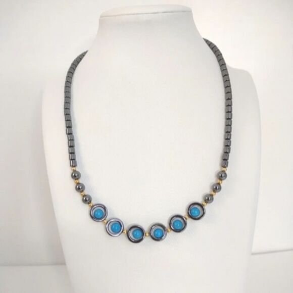 Turquoise Beaded Choker Necklace 18 inches - Picture 2 of 12